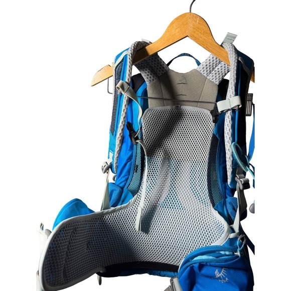 Osprey Sirrus 24 Womens Hiking Backpack Blue Daypack 38-51cm Torso 111-301-0003 main image 10